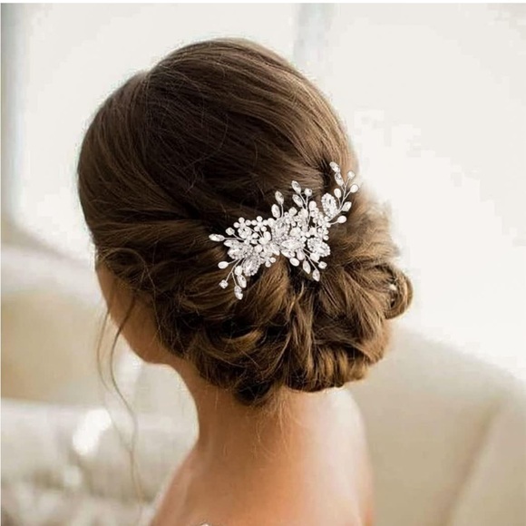 Elegant Crystal Pearl Silver Bridal Hair Comb - Picture 3 of 5